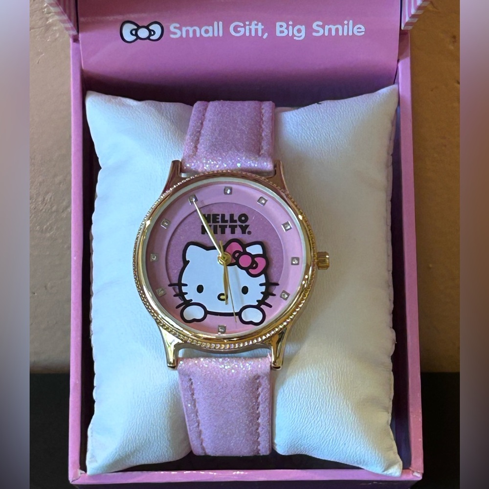 Hello Kitty Women’s Watch With Glittery Light Pink Adjustable Leather Strap NWTS - Picture 2 of 10